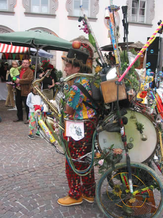 Giorgio, One Man Jazz Band e La sua Macchina Musicale a Vapore